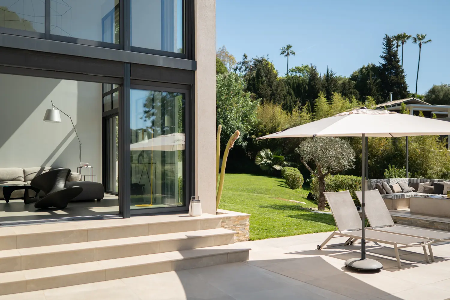Villa Soha — Vue depuis terrasse — Mougins